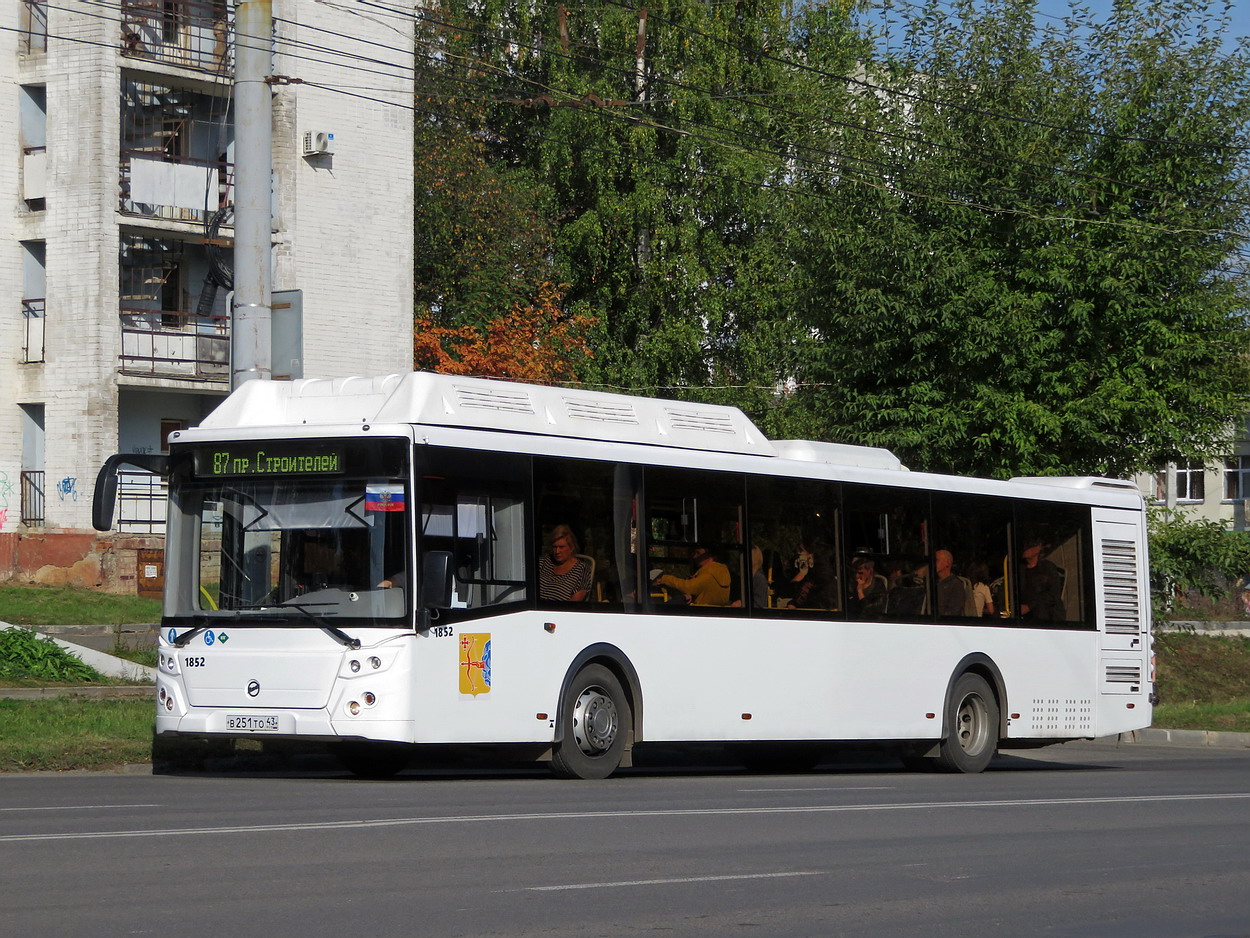 Кировская область, ЛиАЗ-5292.67 (CNG) № х852