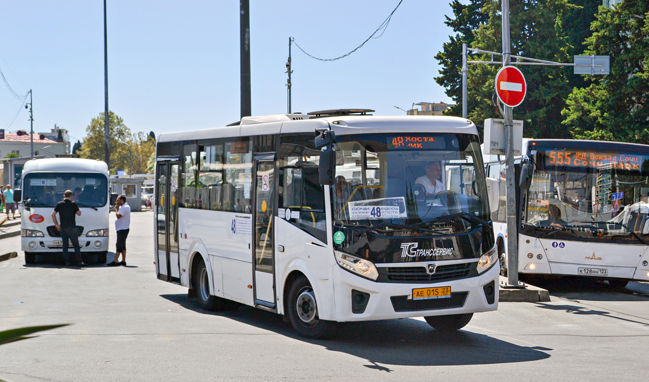 Краснодарский край, Hyundai County LWB C09 (ТагАЗ) № Х 671 УА 123; Краснодарский край, ПАЗ-320435-04 "Vector Next" № АЕ 015 23