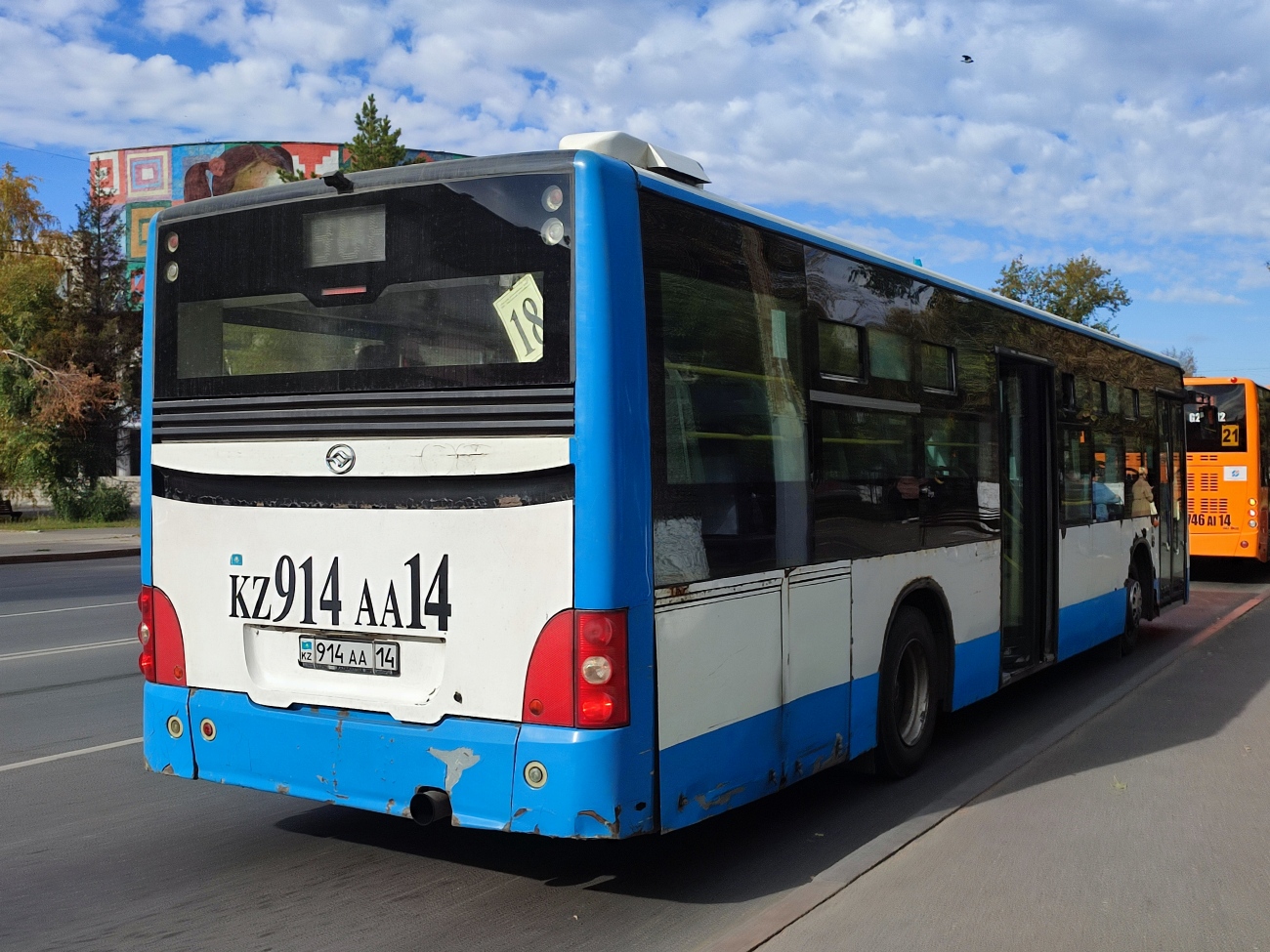 Павлодарская область, Huang Hai DD6129S15 № 914 AA 14