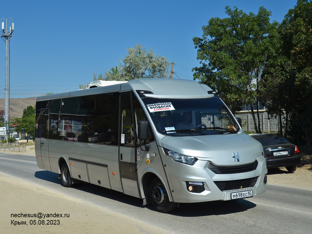Республика Крым, Неман-420224-511 № М 698 ЕС 82