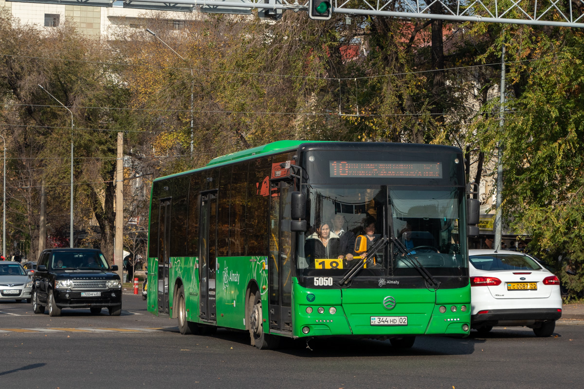 Алматы, Golden Dragon XML6125CR № 5050