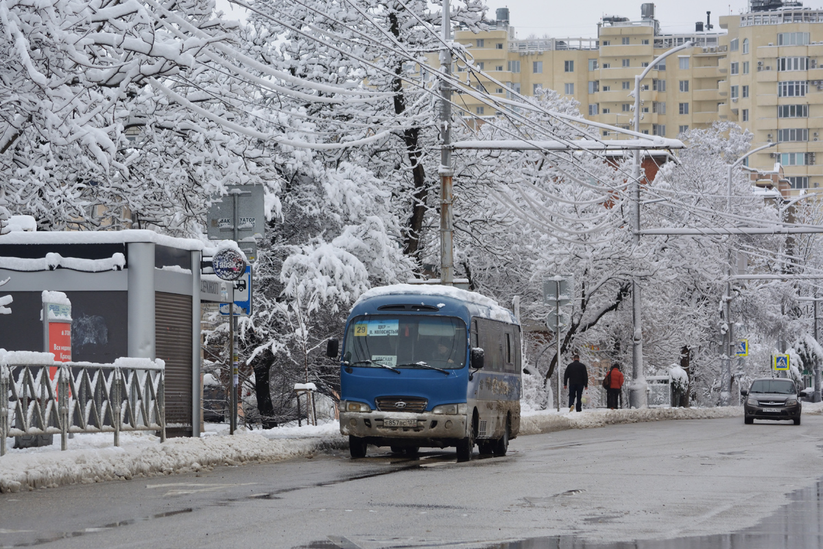 Краснодарский край, Hyundai County № Е 857 ВС 123