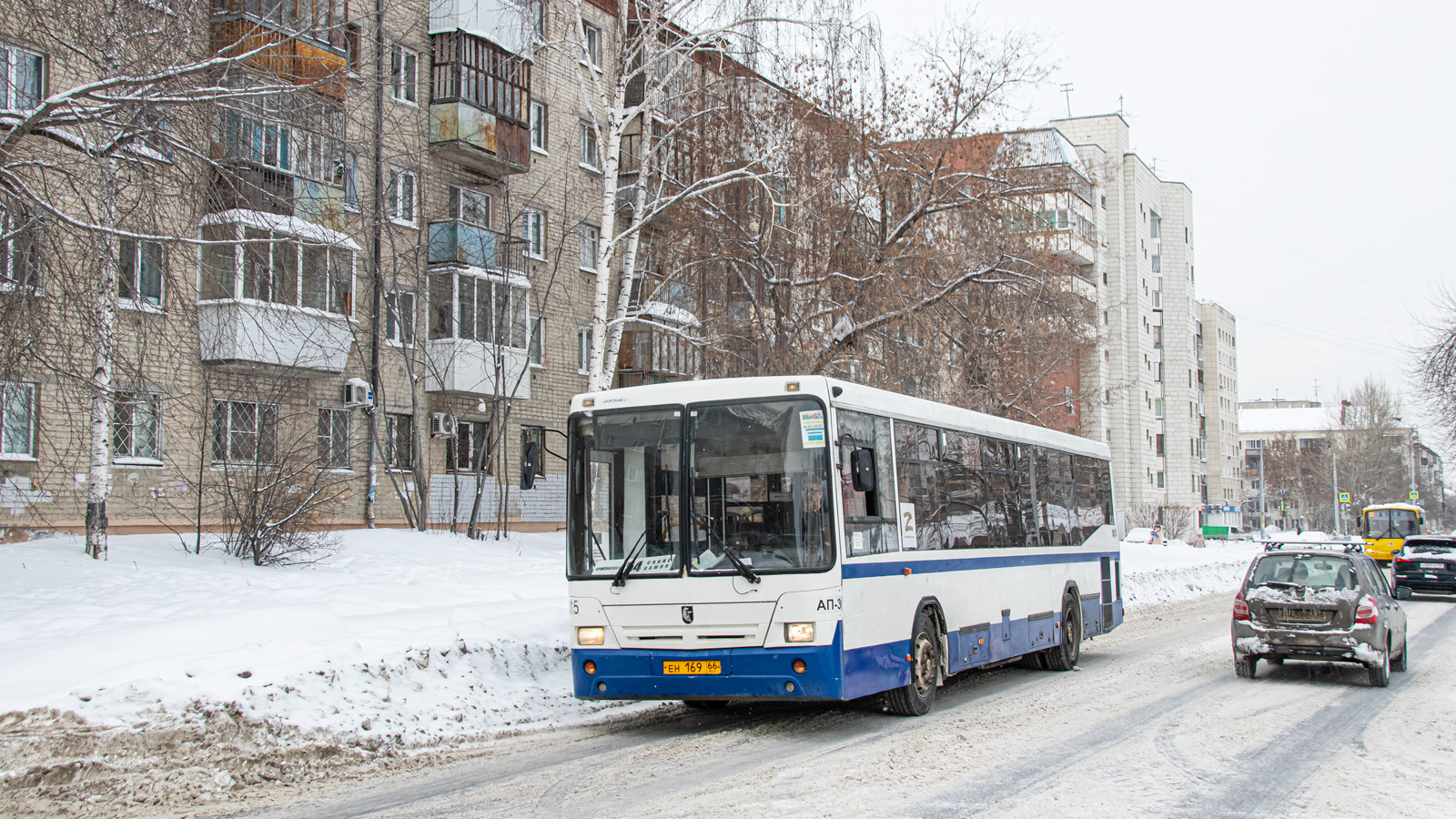 Sverdlovsk region, NefAZ-5299-20-32 # 1015