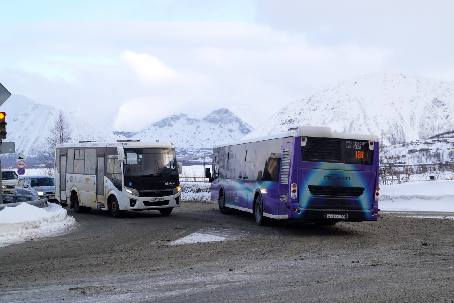 Мурманская область, ПАЗ-320405-04 "Vector Next" № А 618 УЕ 51; Мурманская область, ЛиАЗ-5292.65 № А 437 УС 51
