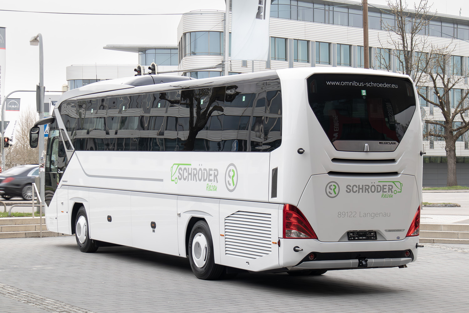 Баден-Вюртемберг, Neoplan P21 N2216SHD Tourliner № UL-SC 2422; Бавария — Новые автобусы MAN / Neoplan