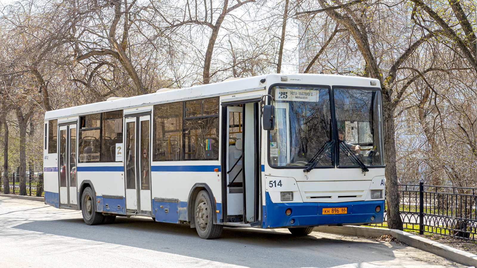 Sverdlovsk region, NefAZ-5299-20-32 # 514