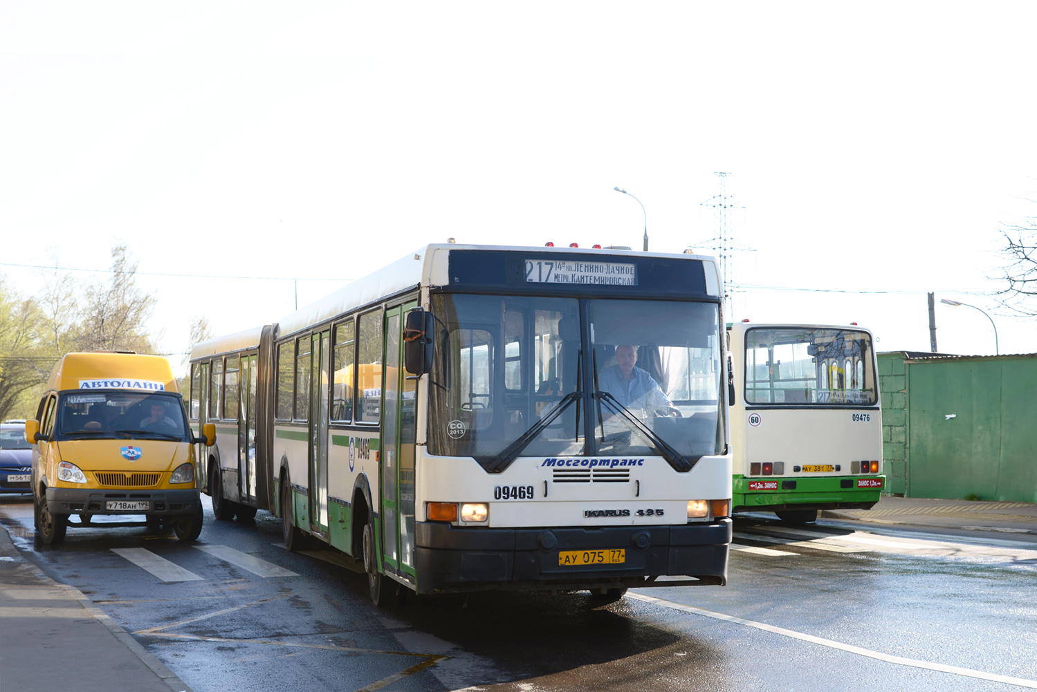 Moscow, Semar-3234 # У 718 АН 199; Moscow, Ikarus 435.17 # 09469