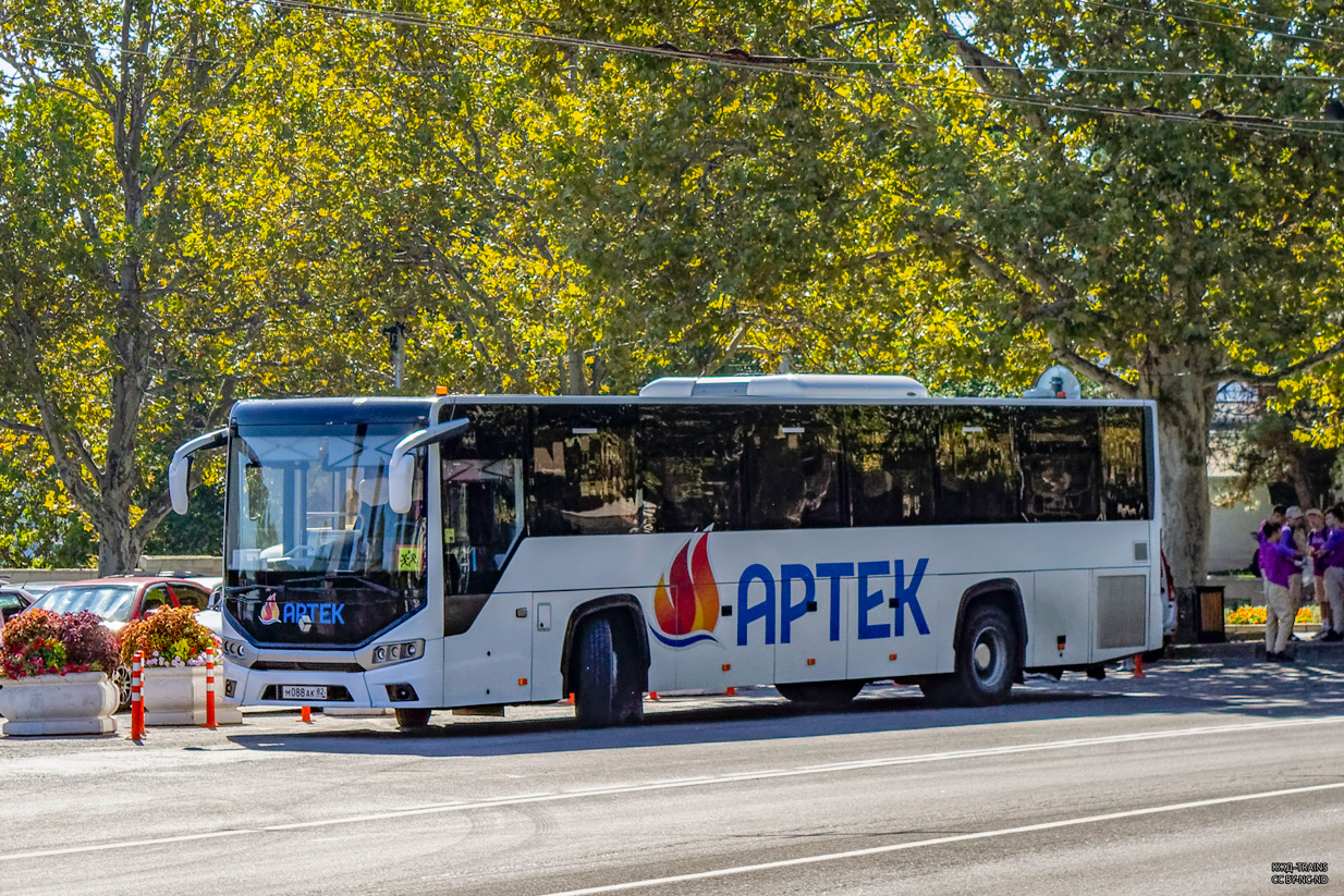 Республика Крым, 628402 “Voyager” № М 088 АК 82