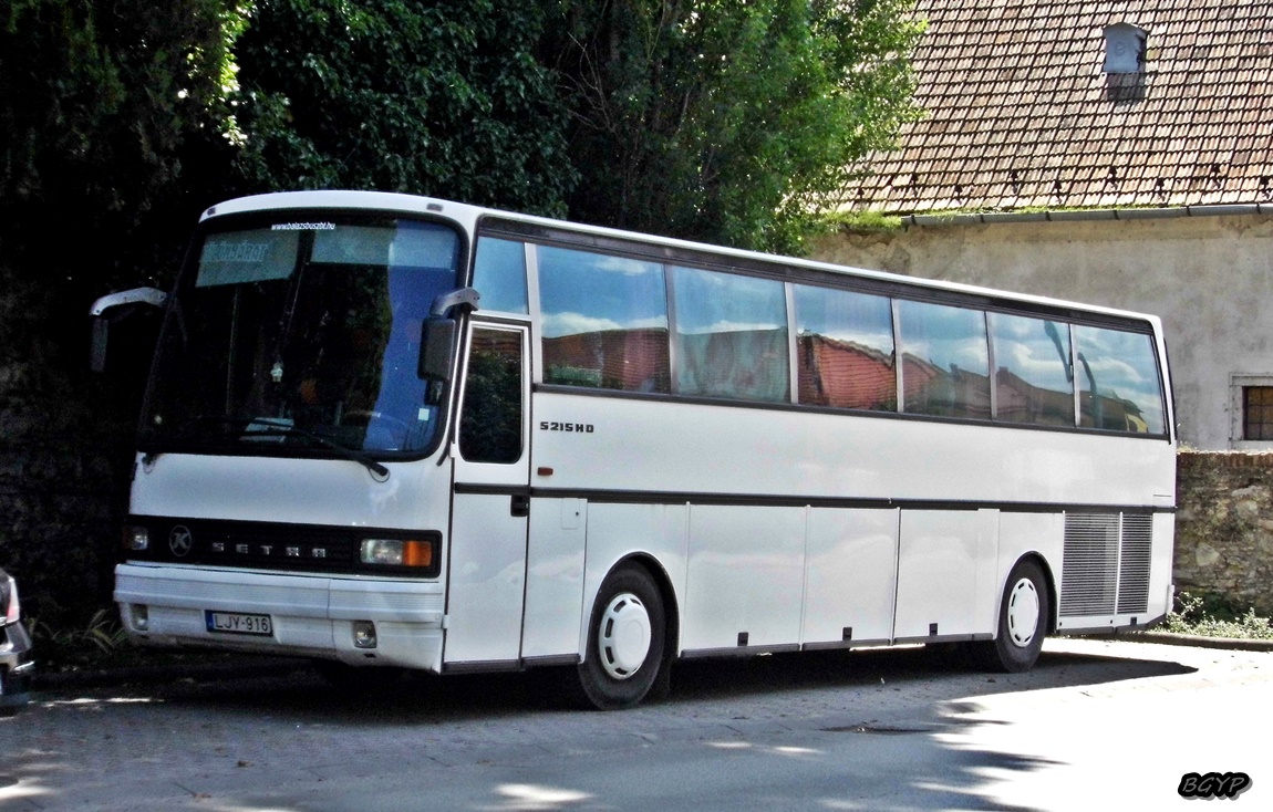 Hungary, Setra S215HD (Spain) # LJY-916