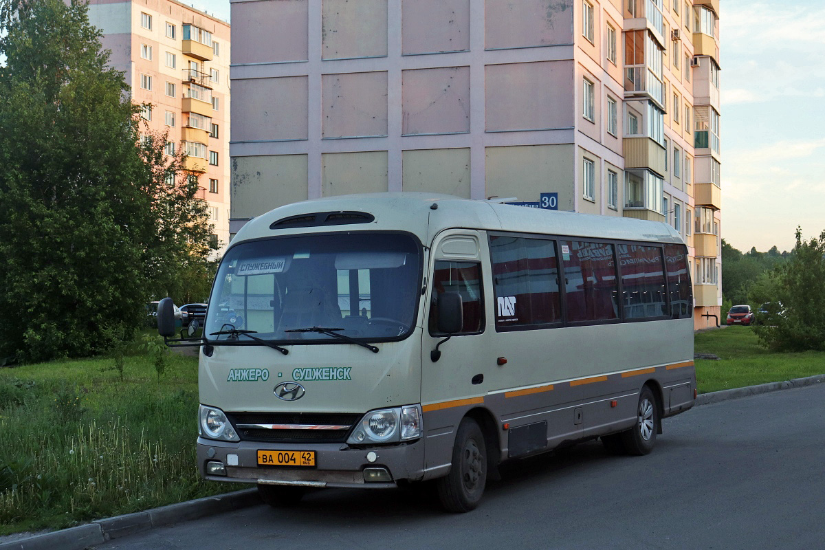 Кемеровская область - Кузбасс, Hyundai County Kuzbass № ВА 004 42