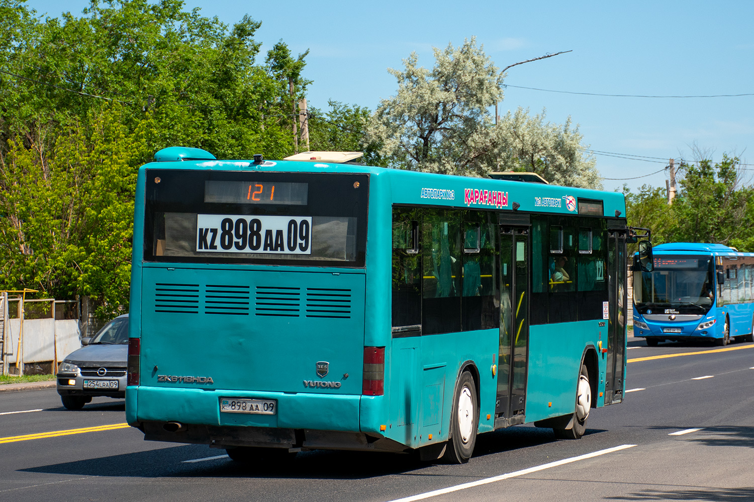 Карагандинская область, Yutong ZK6118HGA № 898 AA 09