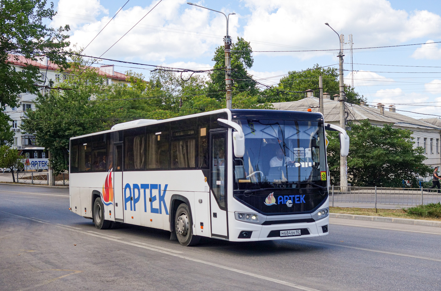 Республика Крым, 628402 “Voyager” № М 684 ВК 82