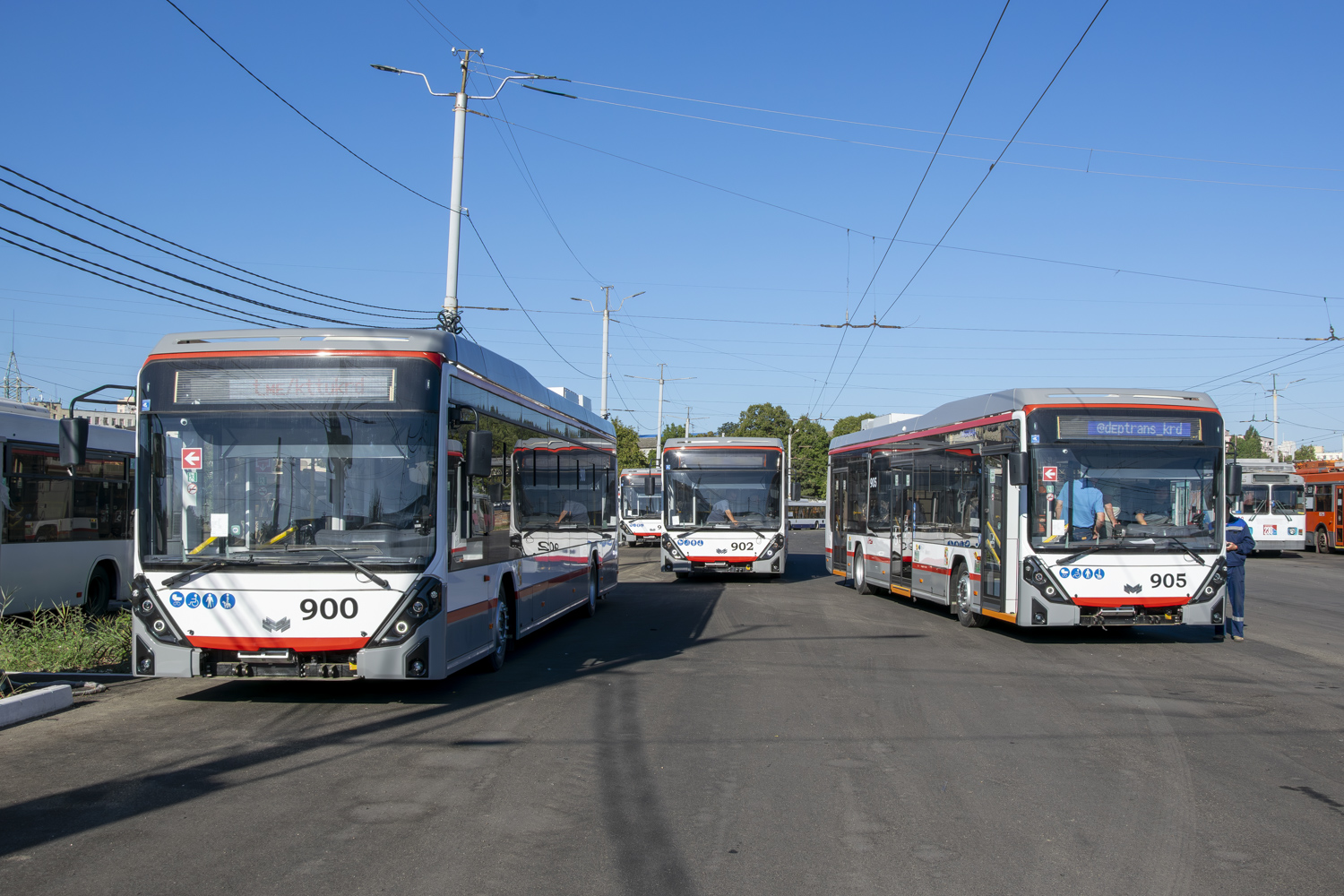 Краснодарский край, БКМ E321 "Ольгерд" № 900; Краснодарский край, БКМ E321 "Ольгерд" № 905