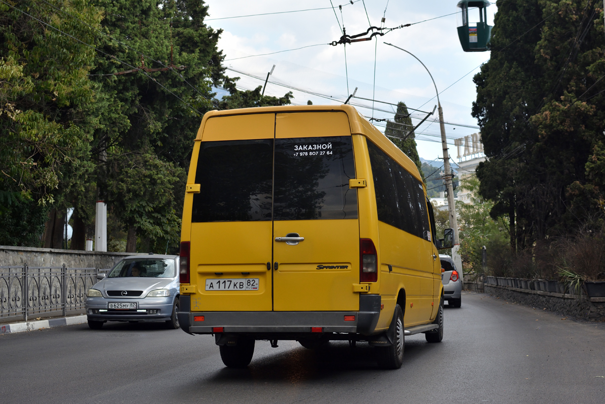 Республика Крым, Mercedes-Benz Sprinter W903 313CDI № А 117 КВ 82