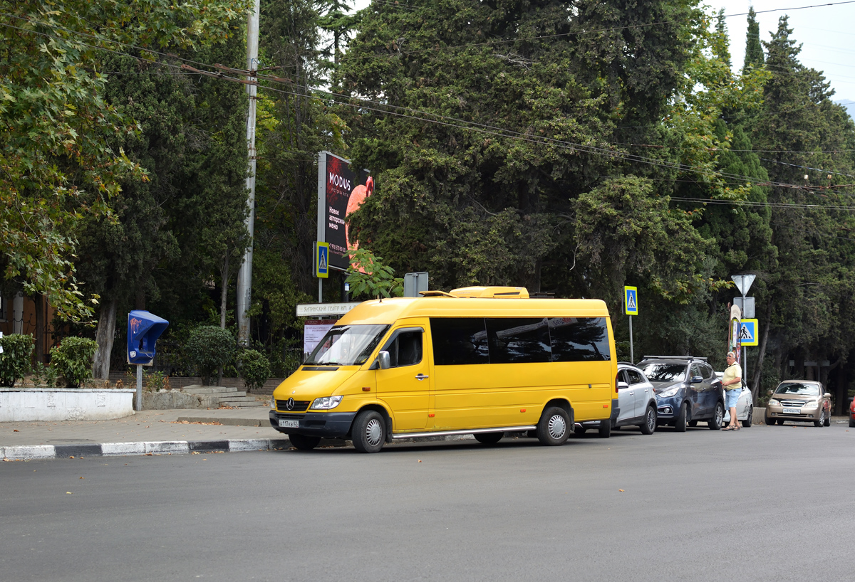 Республика Крым, Mercedes-Benz Sprinter W903 313CDI № А 117 КВ 82