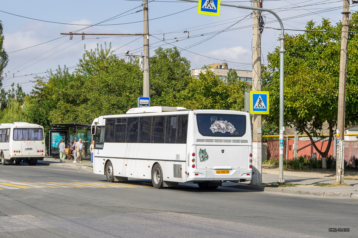 Республика Крым, ПАЗ-4234-04 № Е 309 ОЕ 82; Республика Крым, КАвЗ-4238-62 № АА 788 82