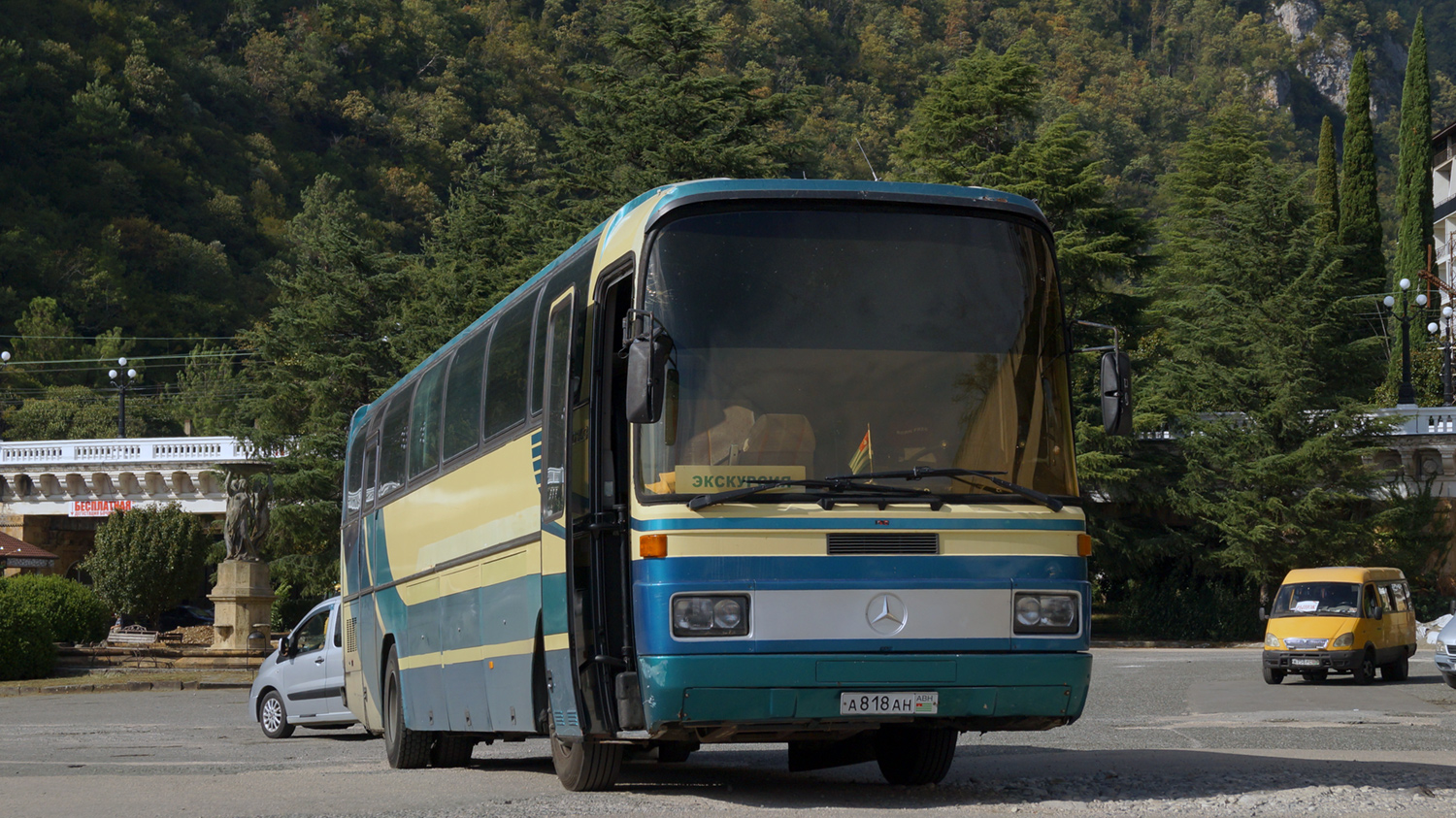 Абхазия, Mercedes-Benz O303-14RHD № А 818 АН; Абхазия, ГАЗ-3221 (все) № А 758 РС
