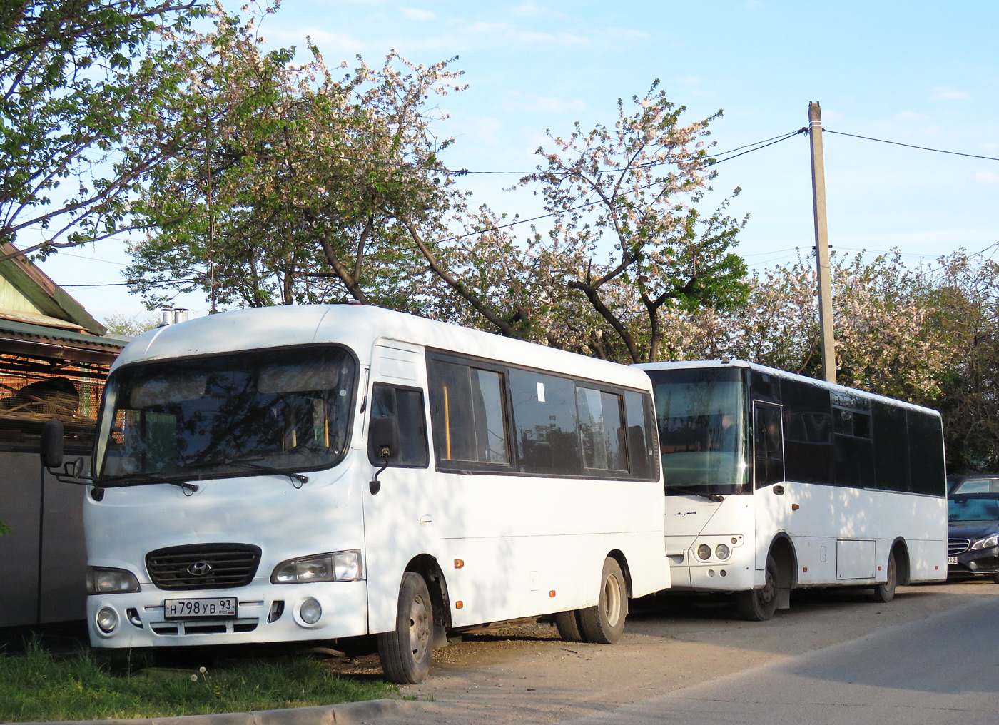 Краснодарский край, Hyundai County LWB C11 (ТагАЗ) № Н 798 УВ 93; Краснодарский край, Hyundai County Kuzbas HDU2 № Х 599 СВ 123