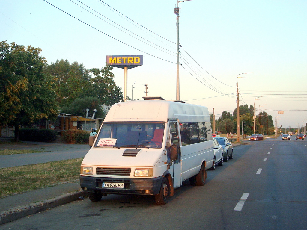 Киев, IVECO TurboDaily 35-10 № AA 6020 PH