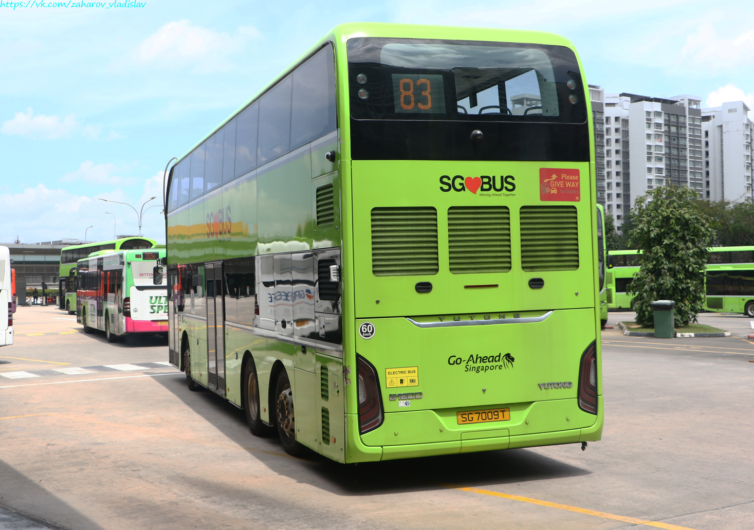 Сингапур, Yutong E12DD (ZK6125BEVGS) № SG7009T