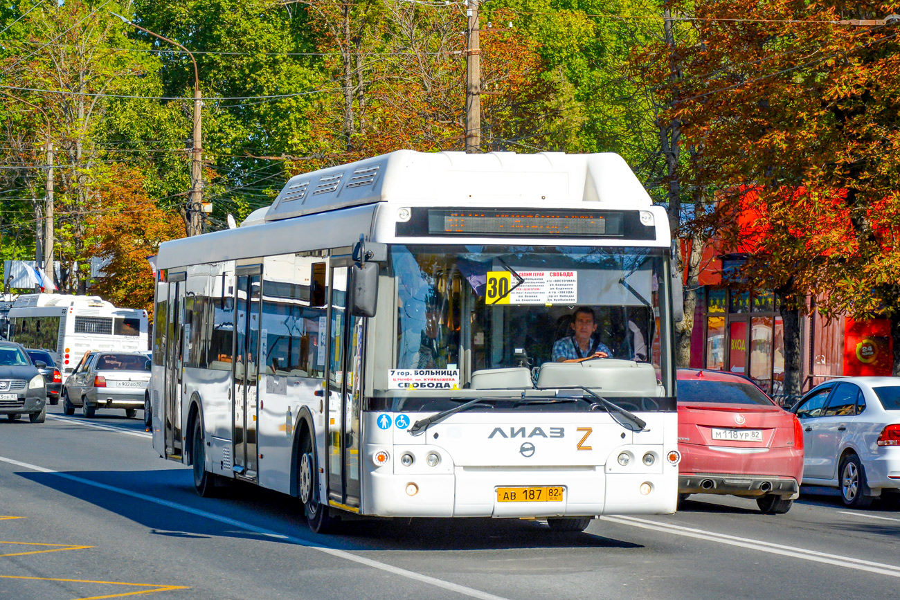 Республика Крым, ЛиАЗ-5292.67 (CNG) № АВ 187 82
