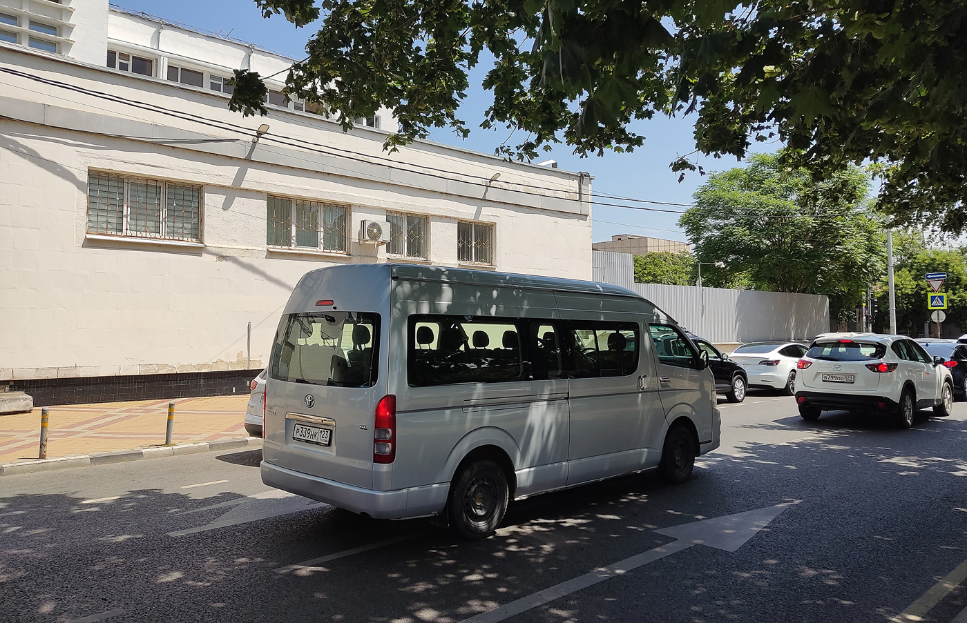 Краснодарский край, Toyota HiAce  (все) № Р 339 НК 123