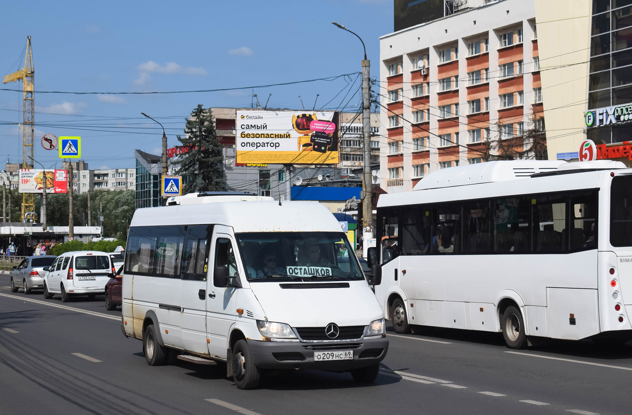 Тверская область, Луидор-223204 (MB Sprinter Classic) № О 209 НС 69; Тверская область, СИМАЗ-2258 № АО 468 69