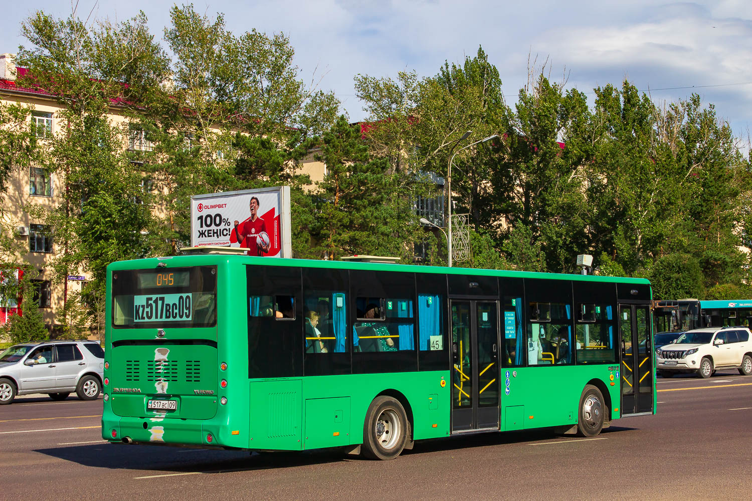 Карагандинская область, Yutong ZK6118HGA № 517 BC 09