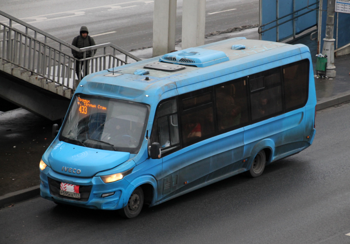 Москва, Нижегородец-VSN700 (IVECO) № Р 595 КВ 977