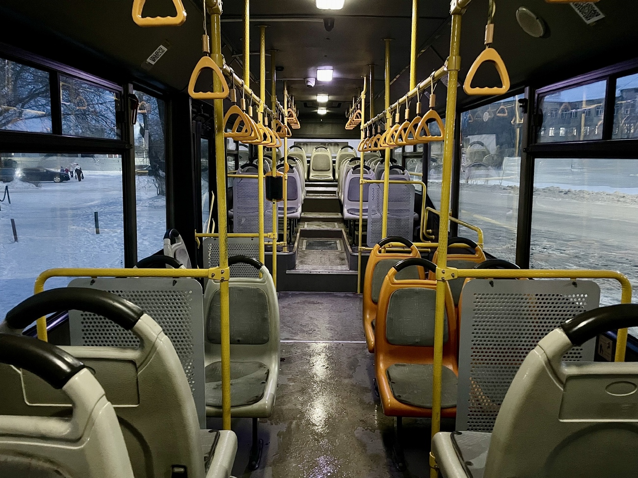 Карагандинская область, Yutong ZK6118HGA № 925 AA 09