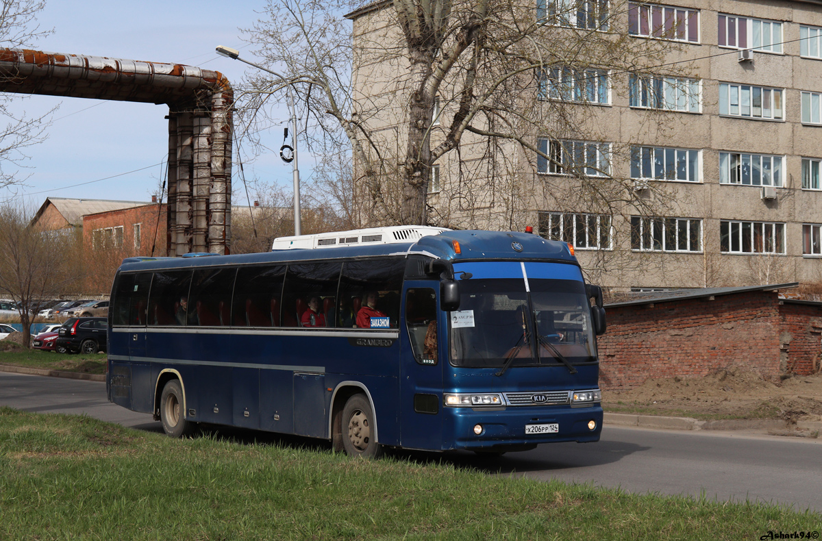 Красноярский край, Kia Granbird № Х 206 РР 124