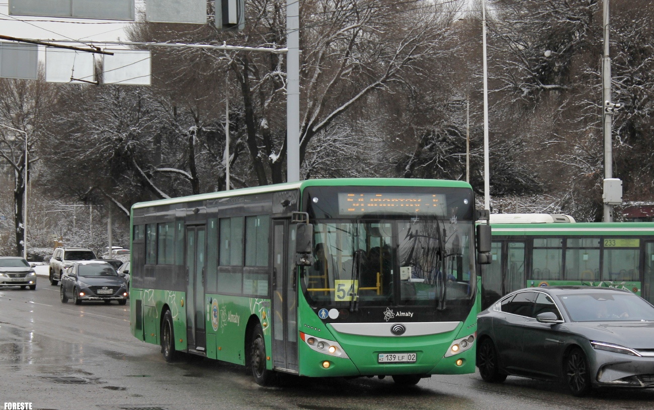 Алматы, Yutong ZK6118HGA № 139 LF 02