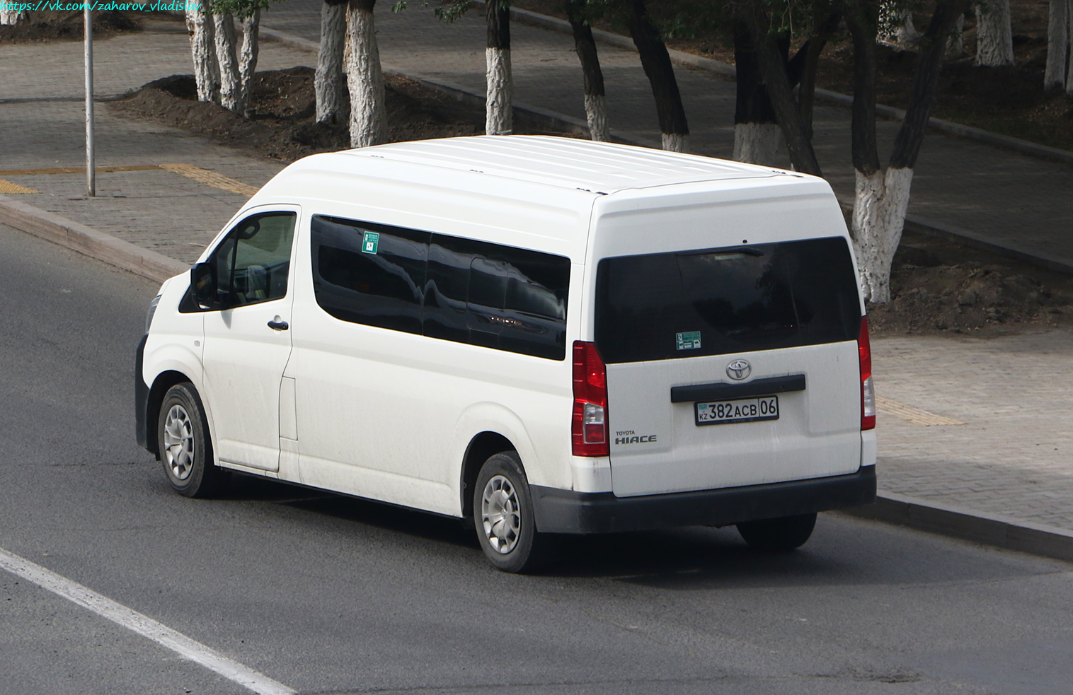 Атырауская область, Toyota HiAce GRH322L № 382 ACB 06