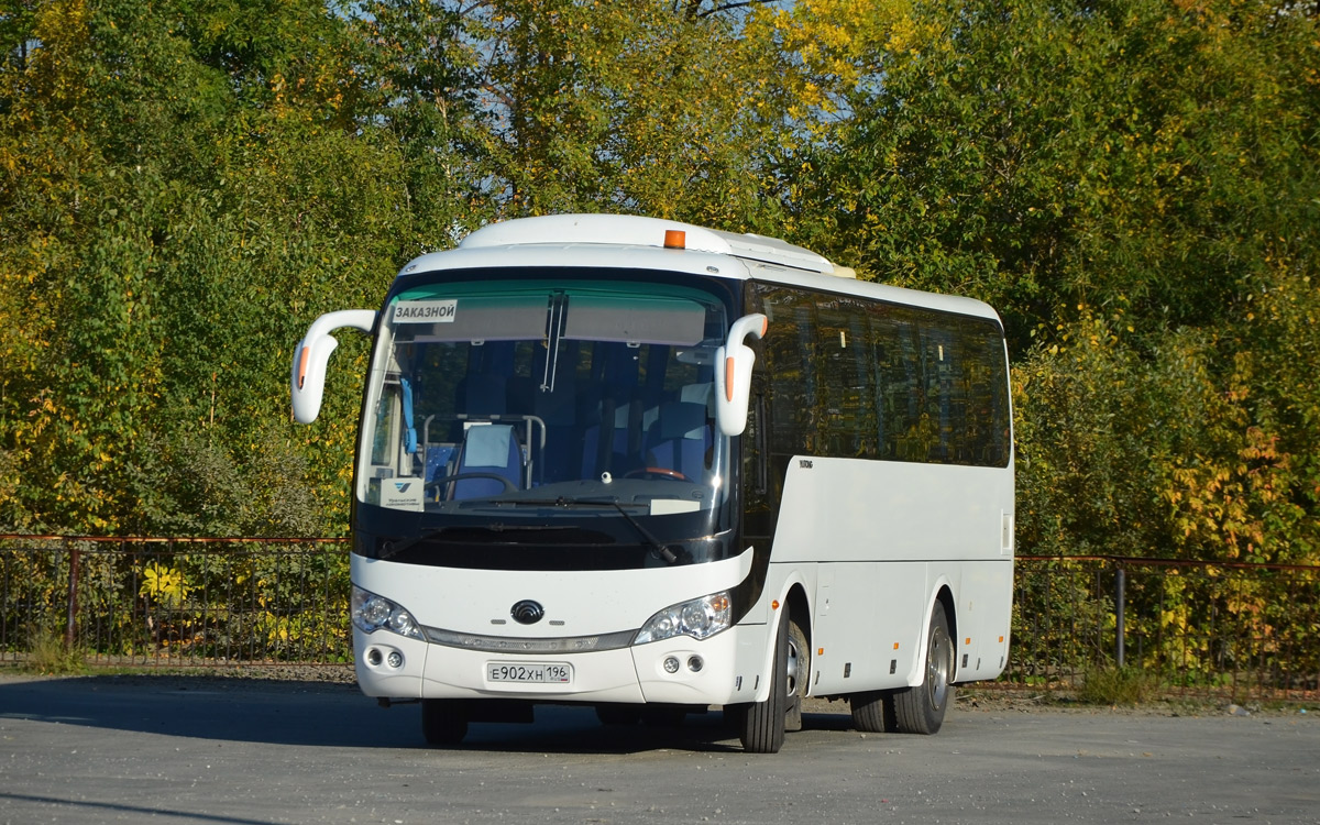 Свердловская область, Yutong ZK6938HB9 № Е 902 ХН 196
