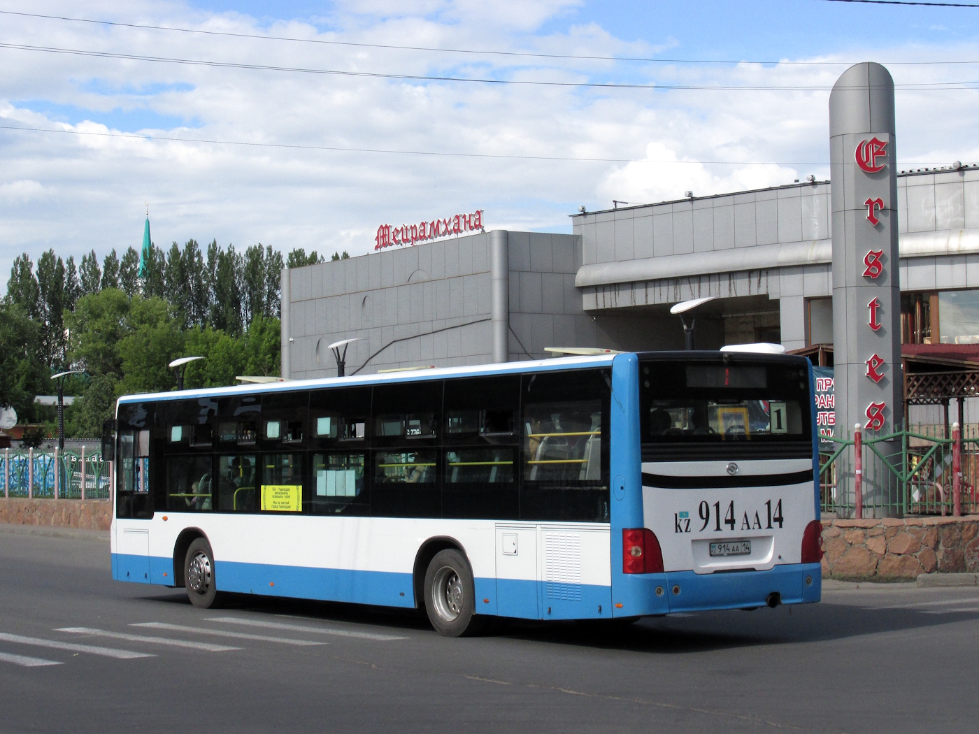 Павлодарская область, Huang Hai DD6129S15 № 914 AA 14