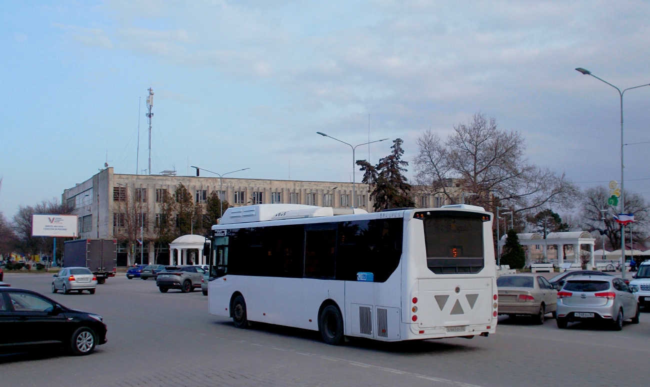 Республика Крым, КАвЗ-4270-80 № Е 665 ВН 82