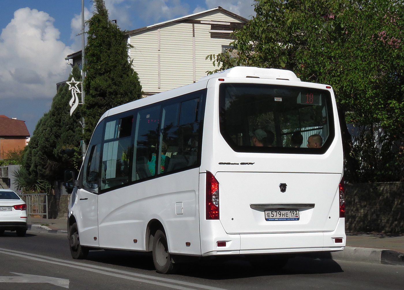 Краснодарский край, ГАЗ-A68R52 City № Е 579 НЕ 193