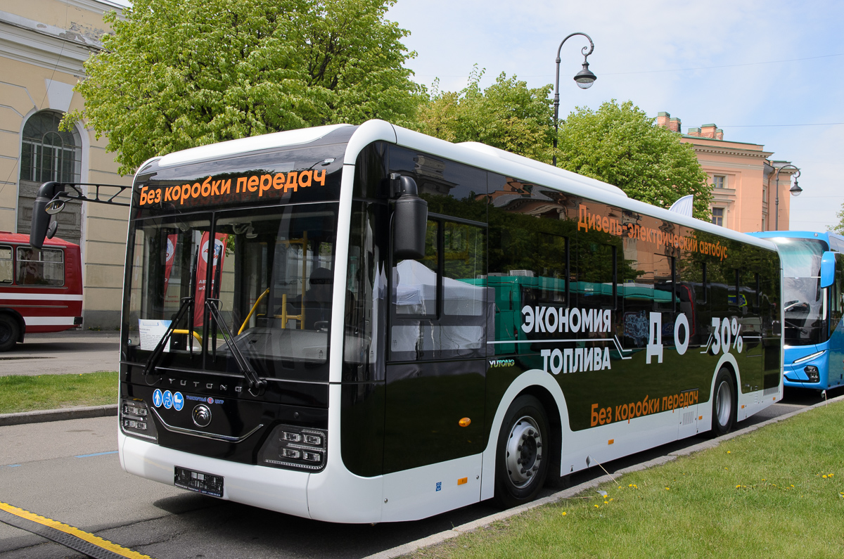 Москва, Yutong ZK6116CHEVG № Yutong-18986; Санкт-Петербург — VI Международный транспортный фестиваль "ТранспортФест-2025"; Санкт-Петербург — Новые автобусы