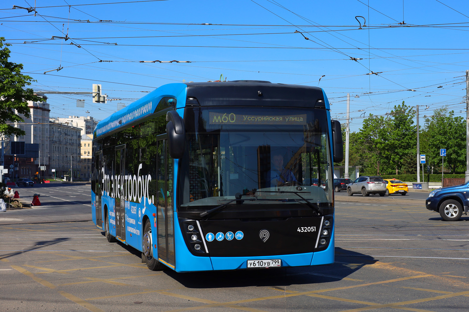 Москва, КАМАЗ-6282 № 432051