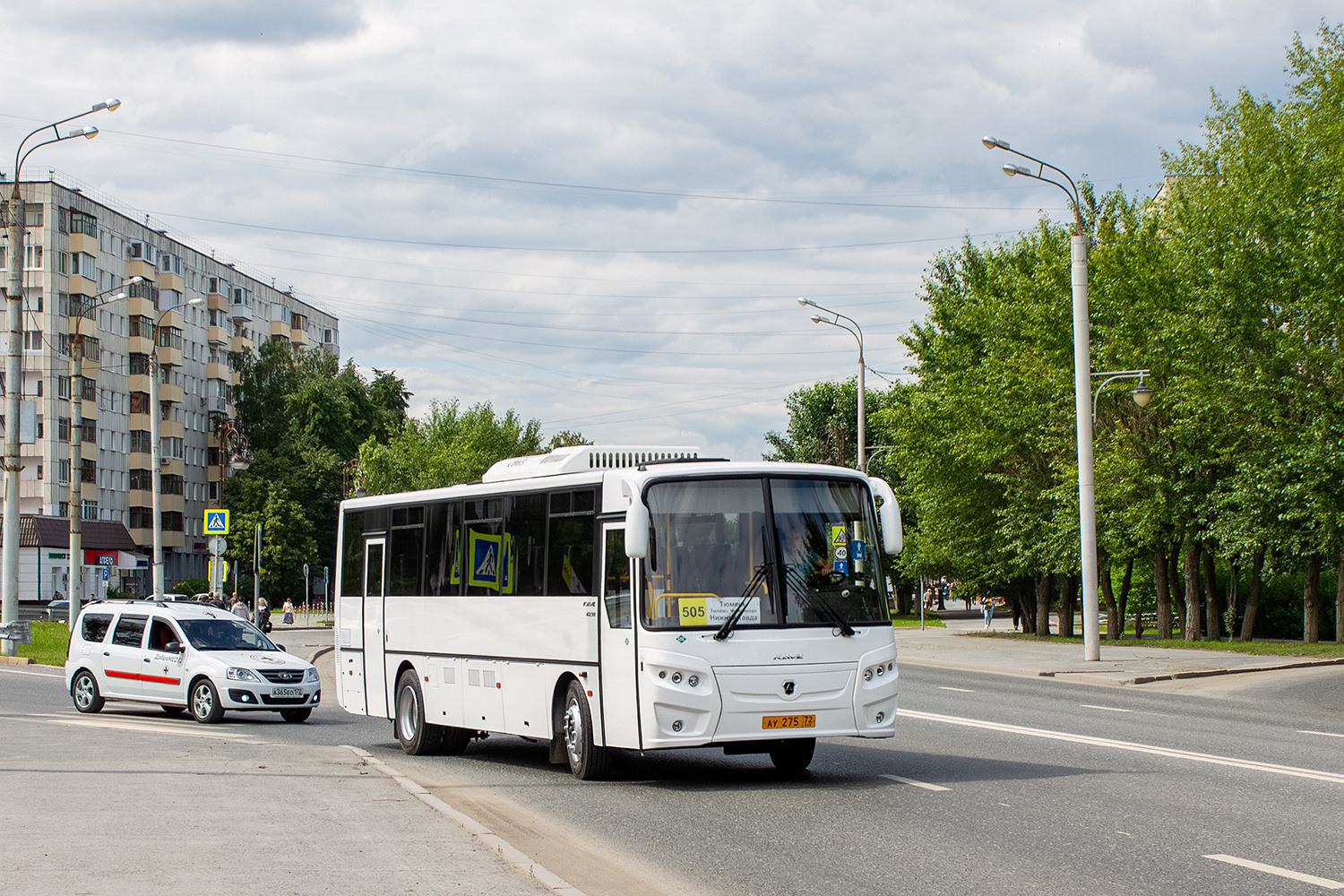 Тюменская область, КАвЗ-4238-C2 № АУ 275 72