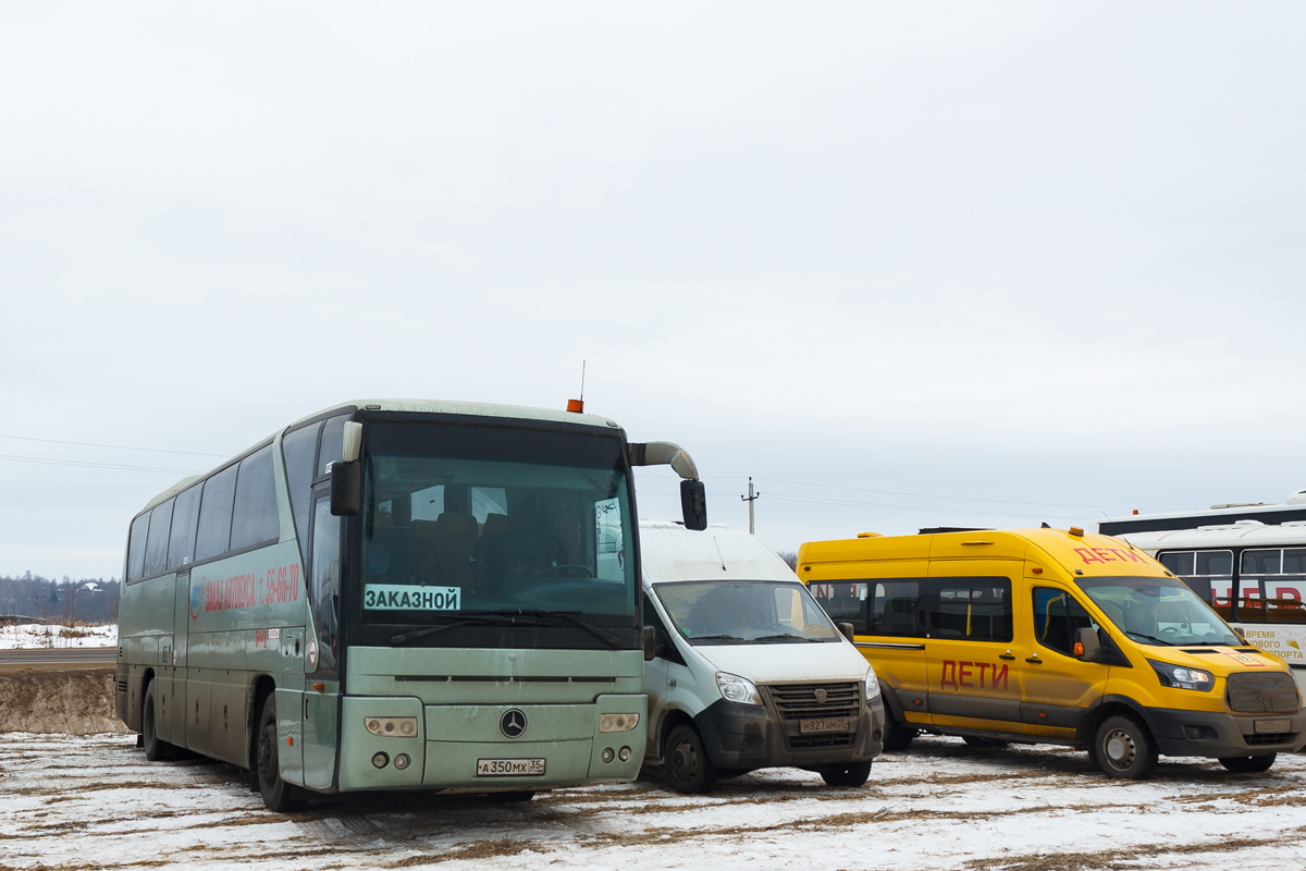 Вологодская область, Mercedes-Benz O350-15RHD Tourismo № 5001; Вологодская область, ИАЦ 1767М8 № М 827 НМ 35; Вологодская область, Ford Transit FBD [RUS] (X2F.ESG.) № К 038 МВ 35