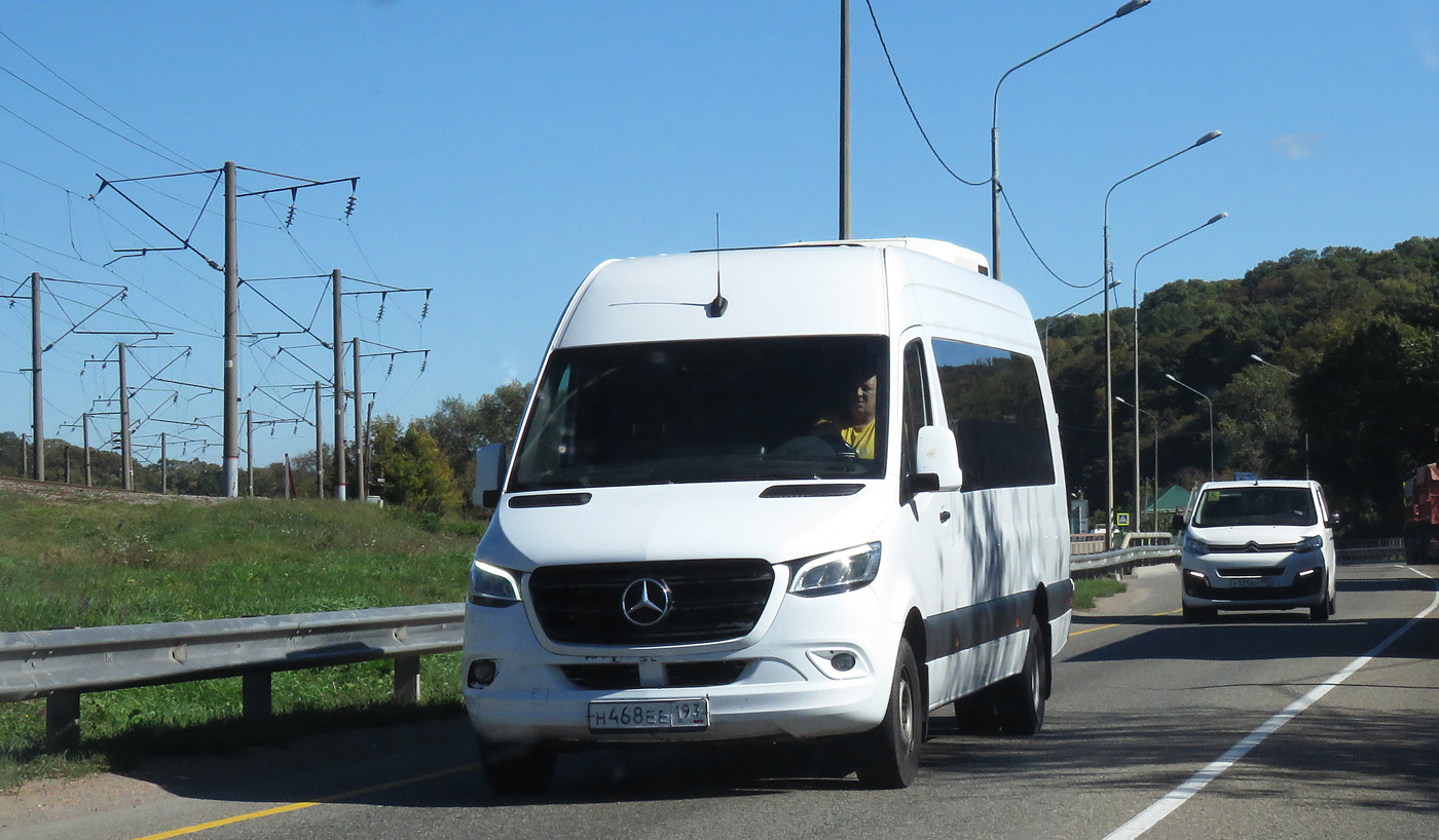 Краснодарский край, Mercedes-Benz Sprinter (1992LZ; НиАЗ) № Н 468 ЕЕ 193