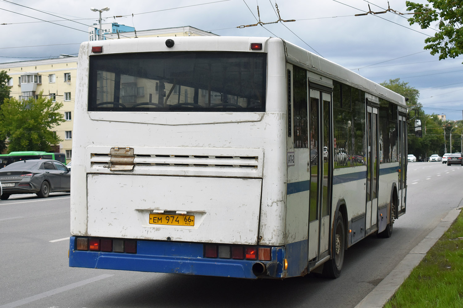 Sverdlovsk region, NefAZ-5299-20-32 # 1018