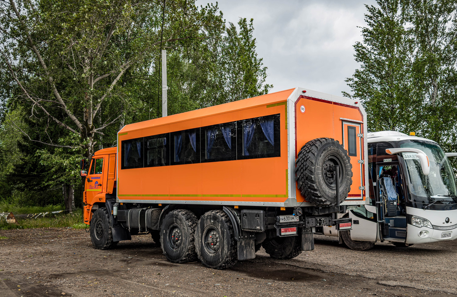 Томская область, Вахтовые автобусы № Н 630 ХМ 70