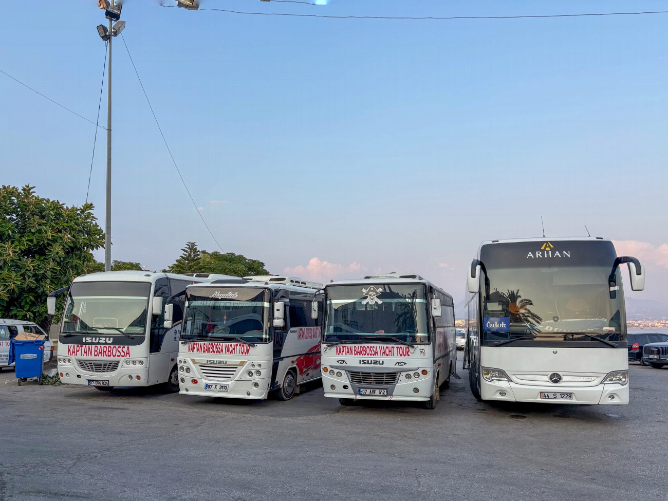 Турция, Anadolu Isuzu Royal № 07 AVF 612; Турция, Mercedes-Benz Travego II 15SHD facelift № 44 S 1228