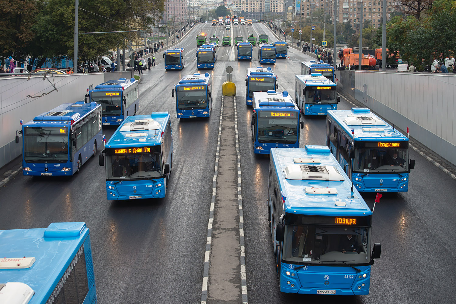 Москва, Mercedes-Benz Conecto II № 08399; Москва, ЛиАЗ-5292.22 (2-2-2) № 08135; Москва, ЛиАЗ-5292.22 (2-2-2) № 08132