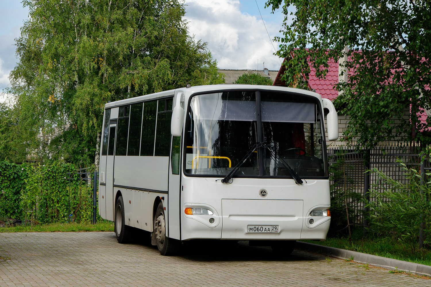 Архангельская область, КАвЗ-4235-62 № М 060 АА 29