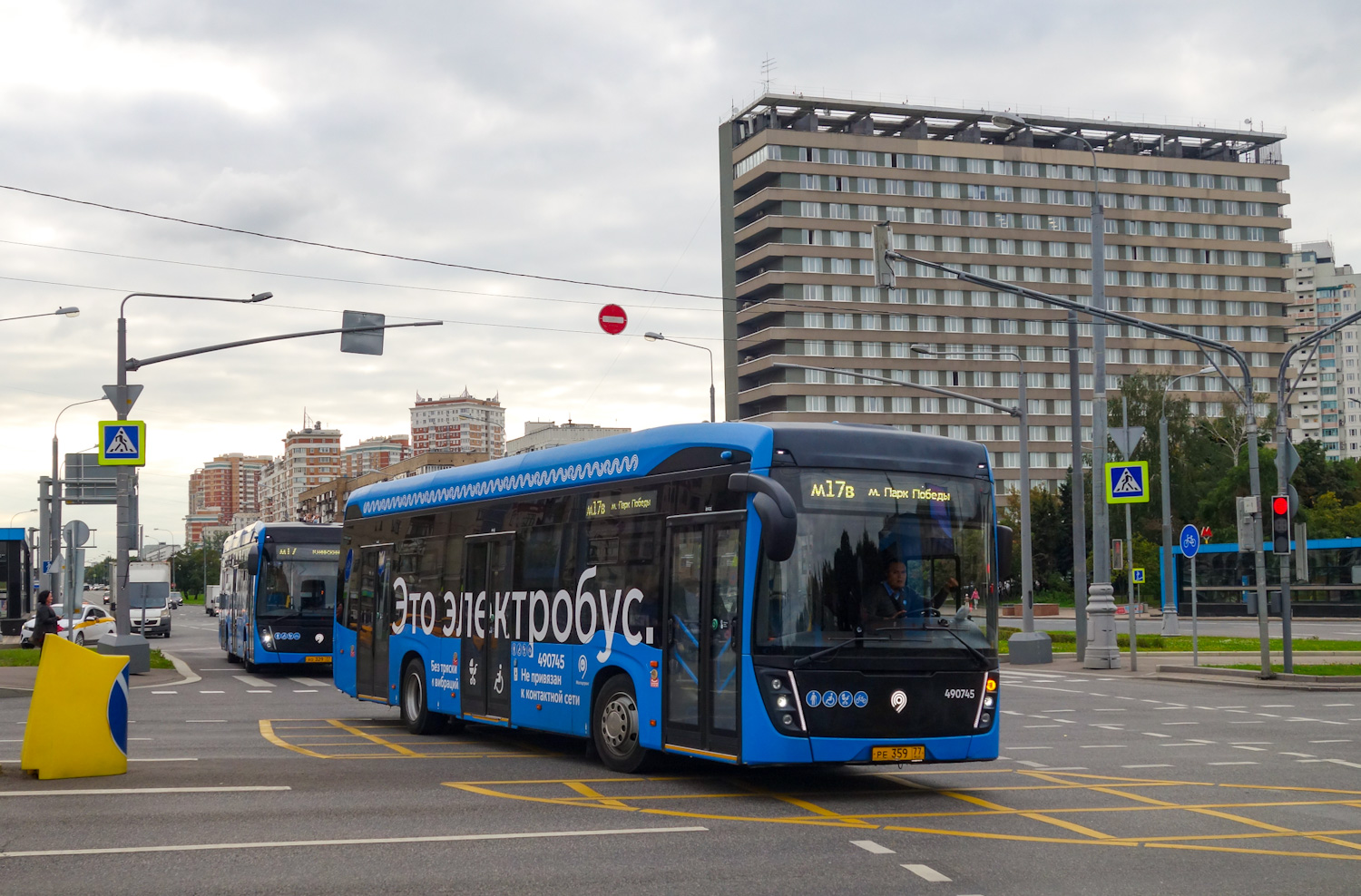 Москва, КАМАЗ-6282 № 490745