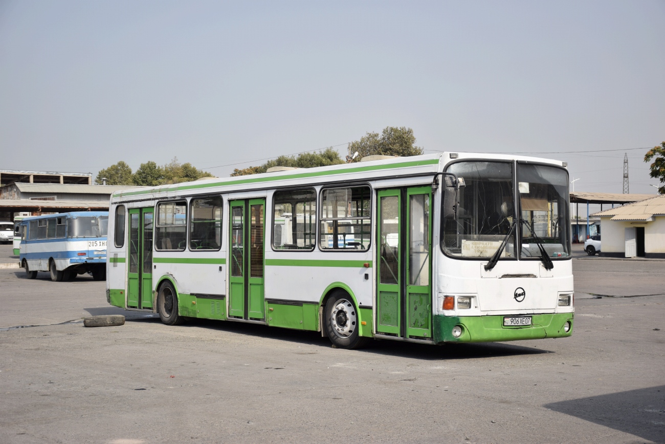 Таджикистан, ЛиАЗ-5256.35 № 906 XE 07