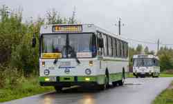 Краснодарский край, ЛиАЗ-5256.40-01 № Е 834 АВ 23; Москва, ЛиАЗ-5256.35 № Н 847 УА 797